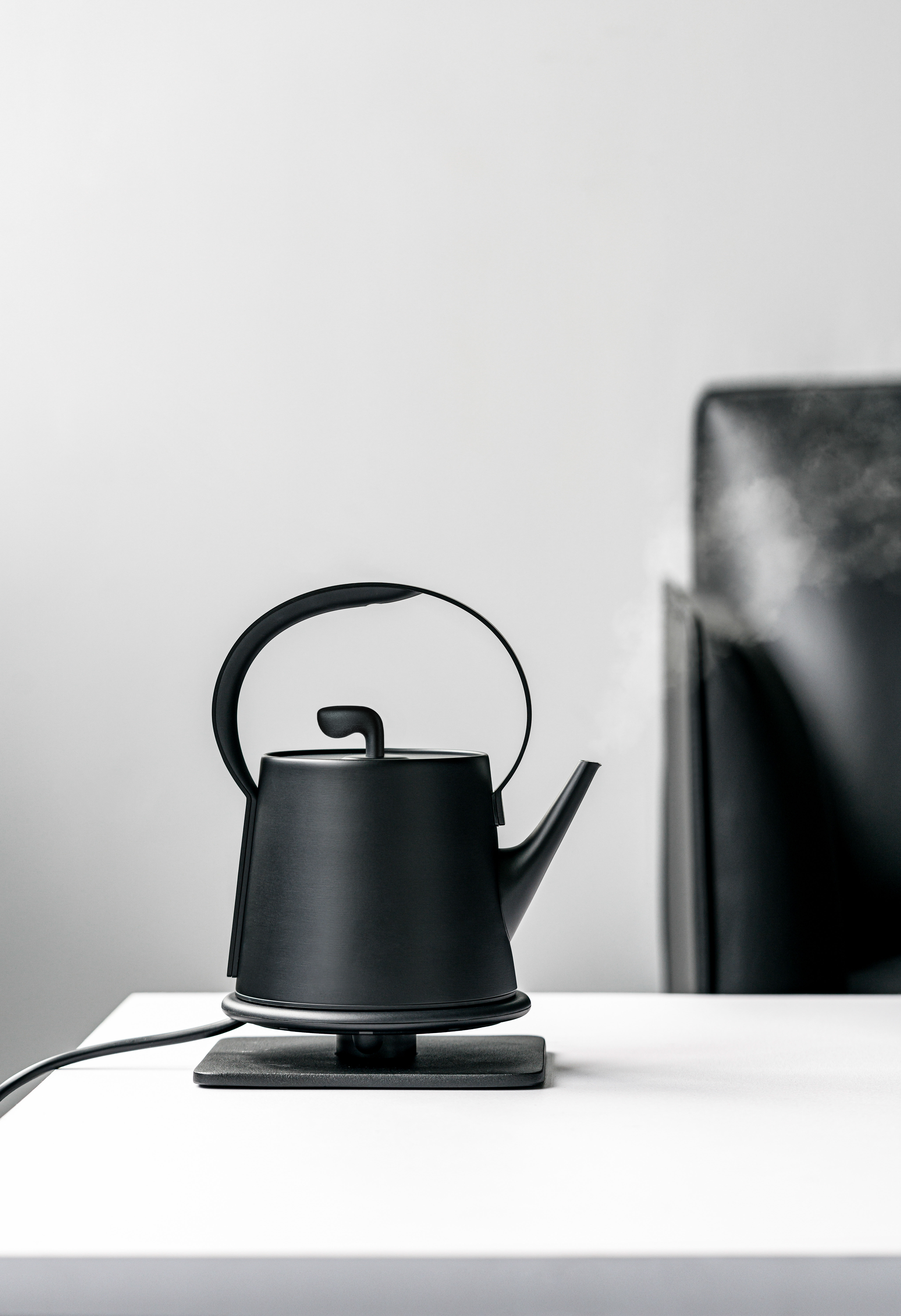 This Japanese kettle's detailed design will leave you wondering “real or  render?” - Yanko Design