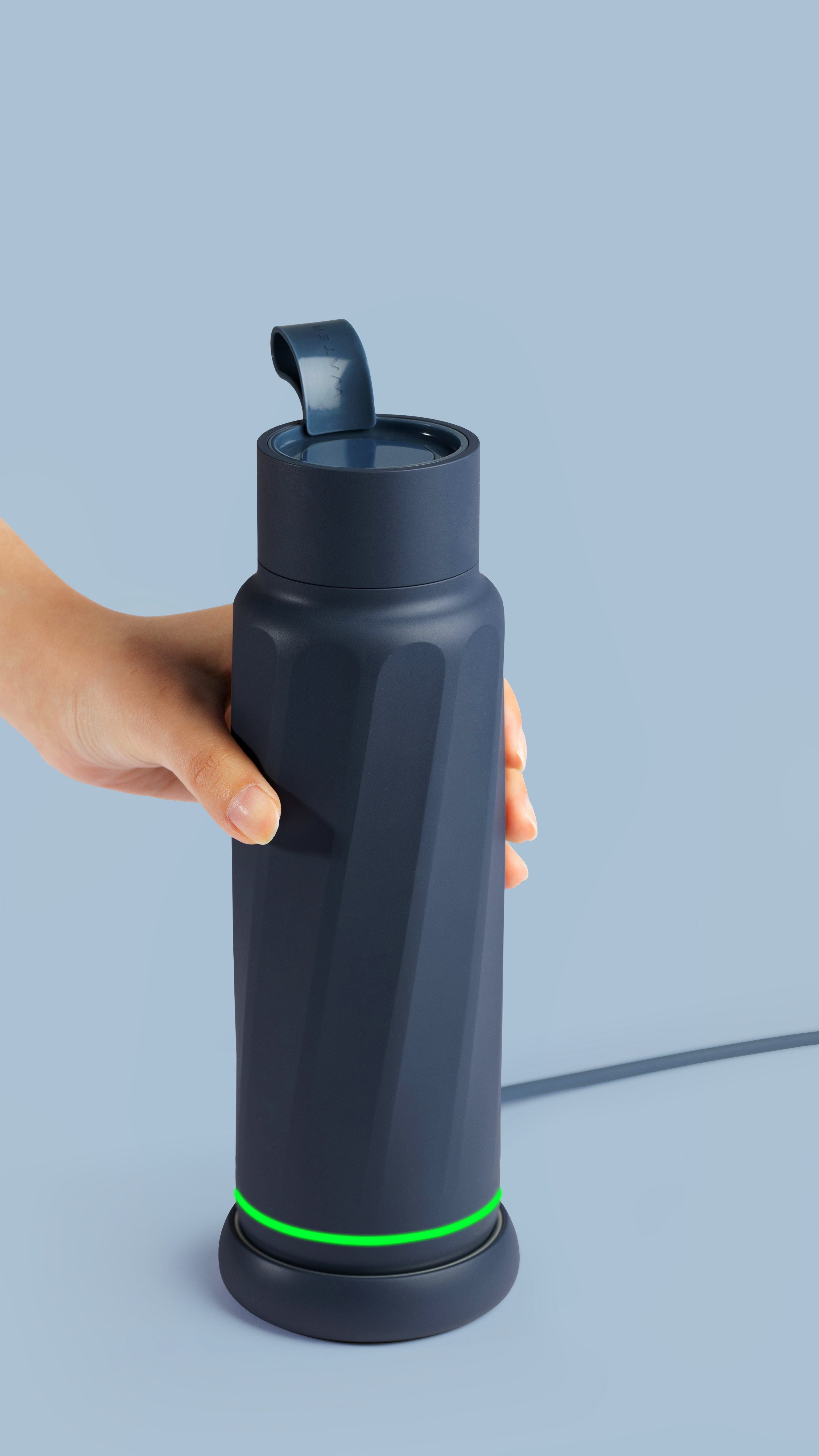 Smart Water Bottle with TDS Water Quality Sensor by WaterH