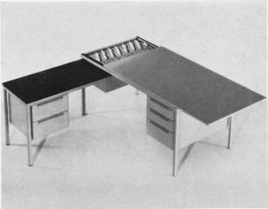 L-Form Tisch mit Sichteinrichtung