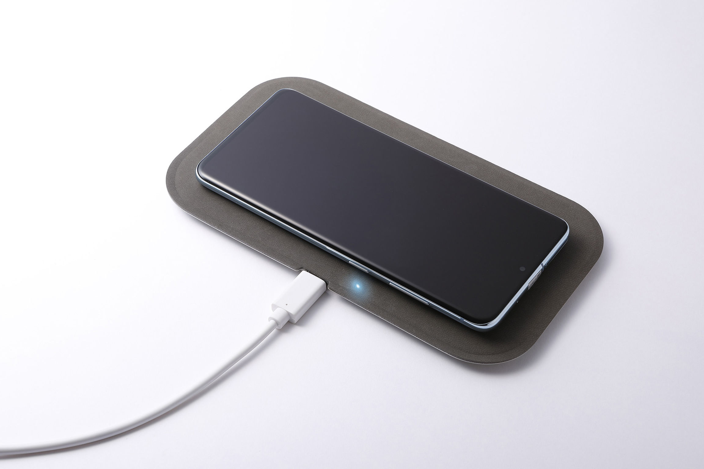 iF Design Wireless Charging Tray