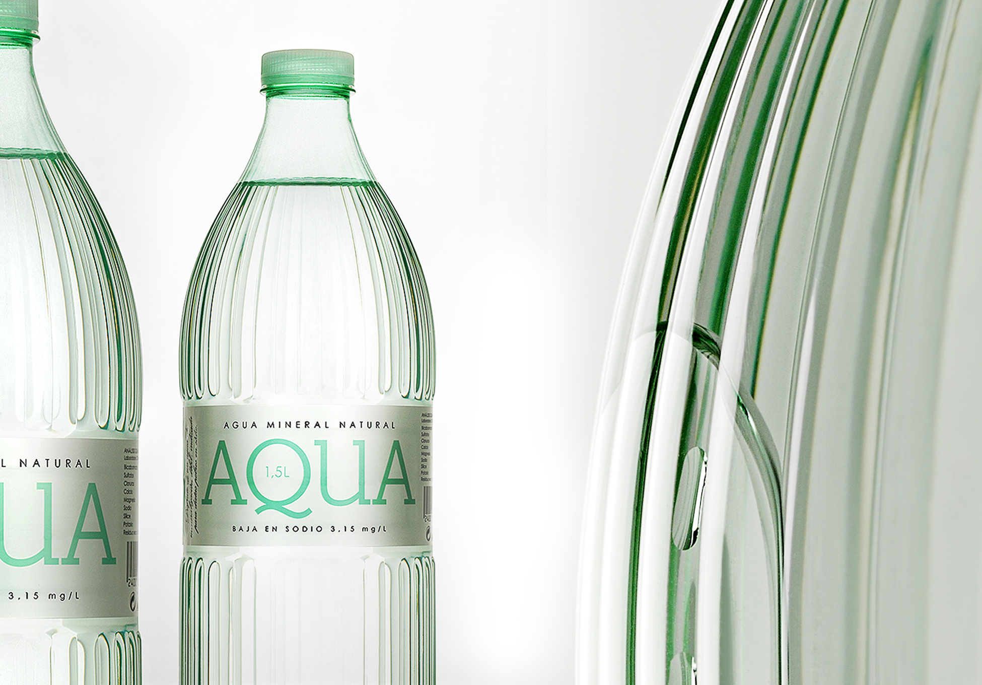 AQUA. Mineral water