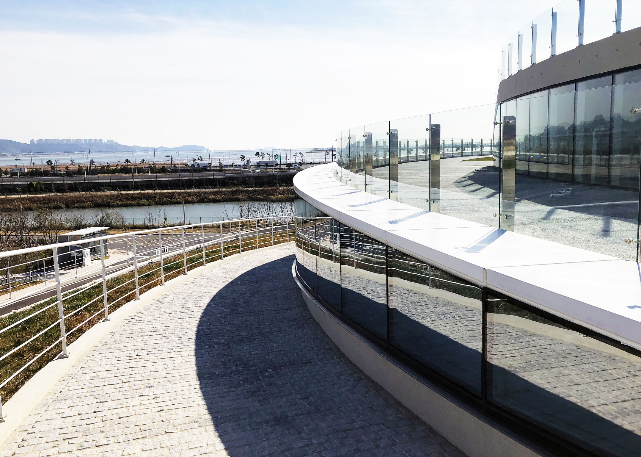 DISC (Descente Innovation Studio Complex)