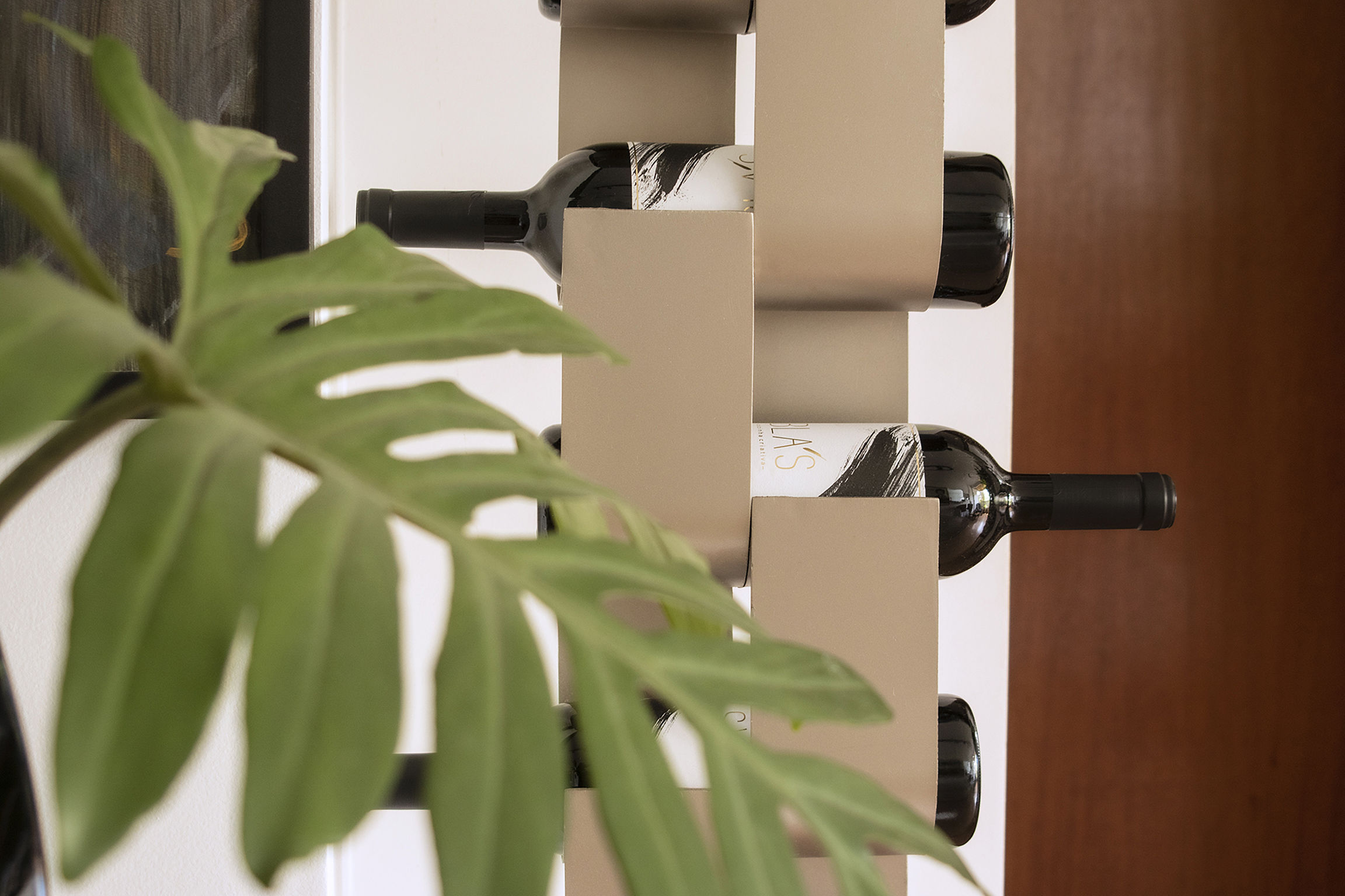 iF Design Cacho Wine Stand