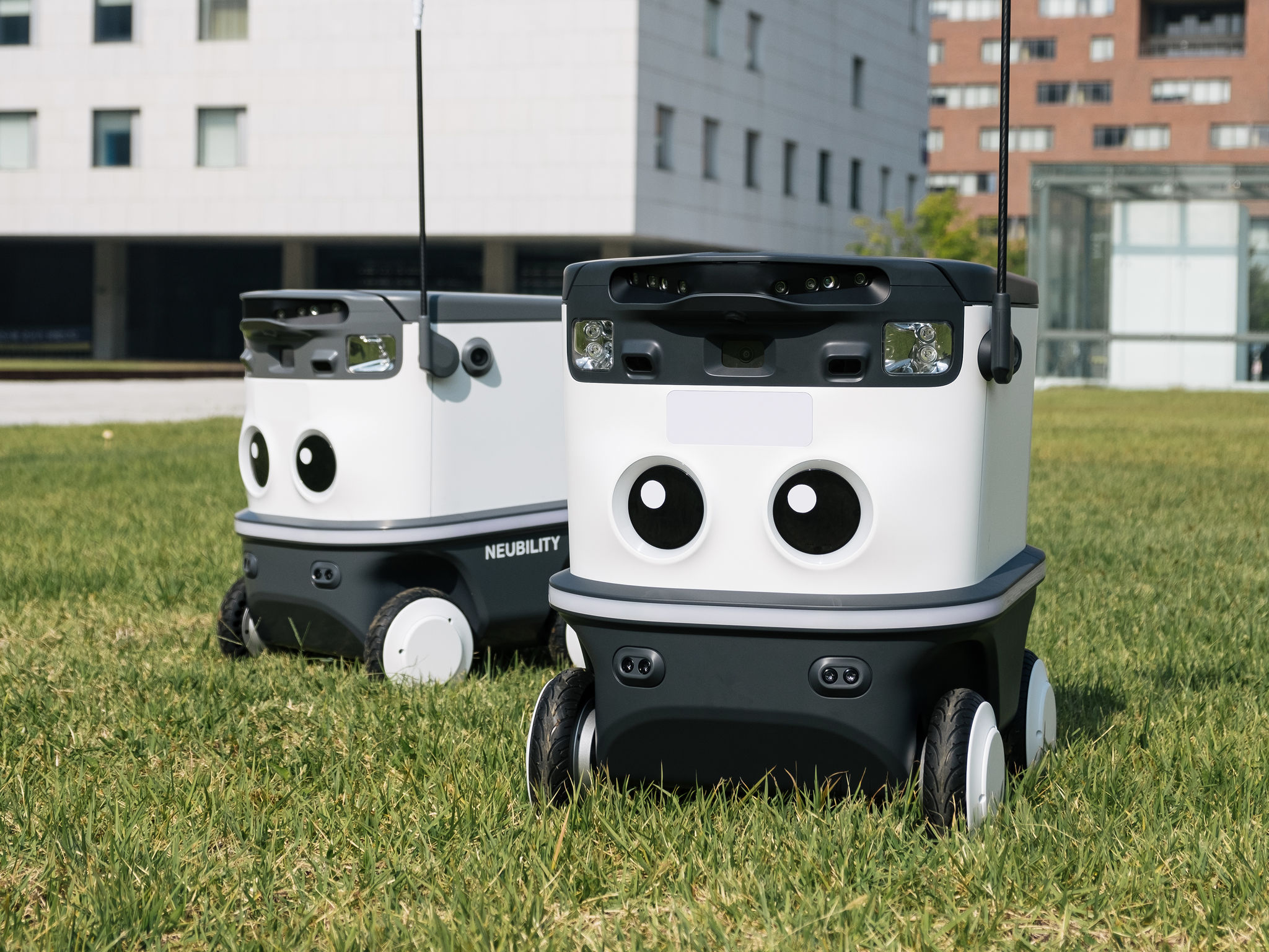 NEUBILITY Urban Delivery Robot - Neubie