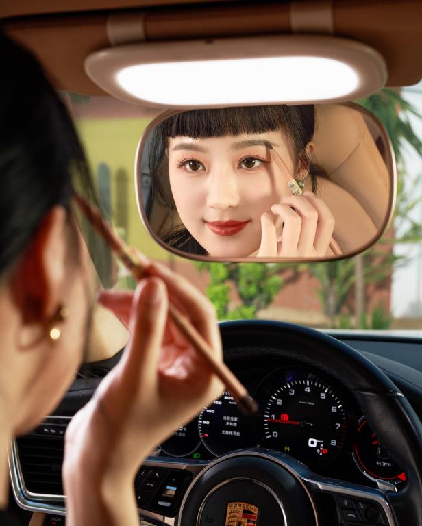 Uait Smart Automotive Vanity Mirror